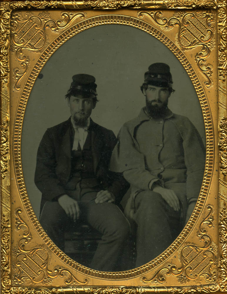 Alexander Banks and Arthur Gunter in uniform.