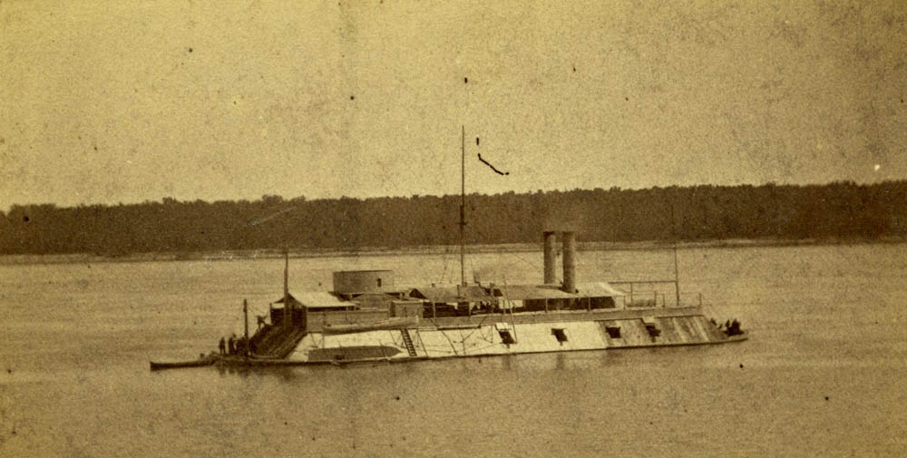 Photograph of the USS Cincinnati.