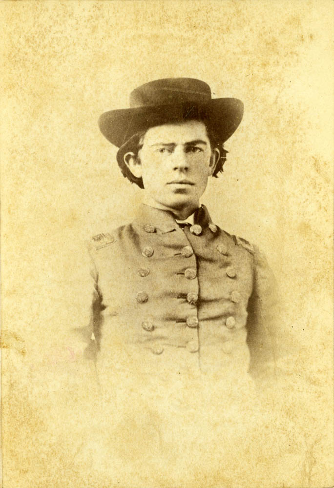 Photograph of Omer R. Weaver in uniform.